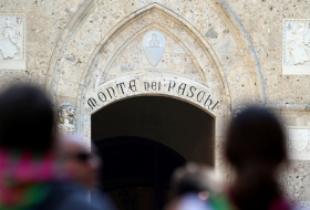 World`s oldest bank Monte dei Paschi  in share price plunge
